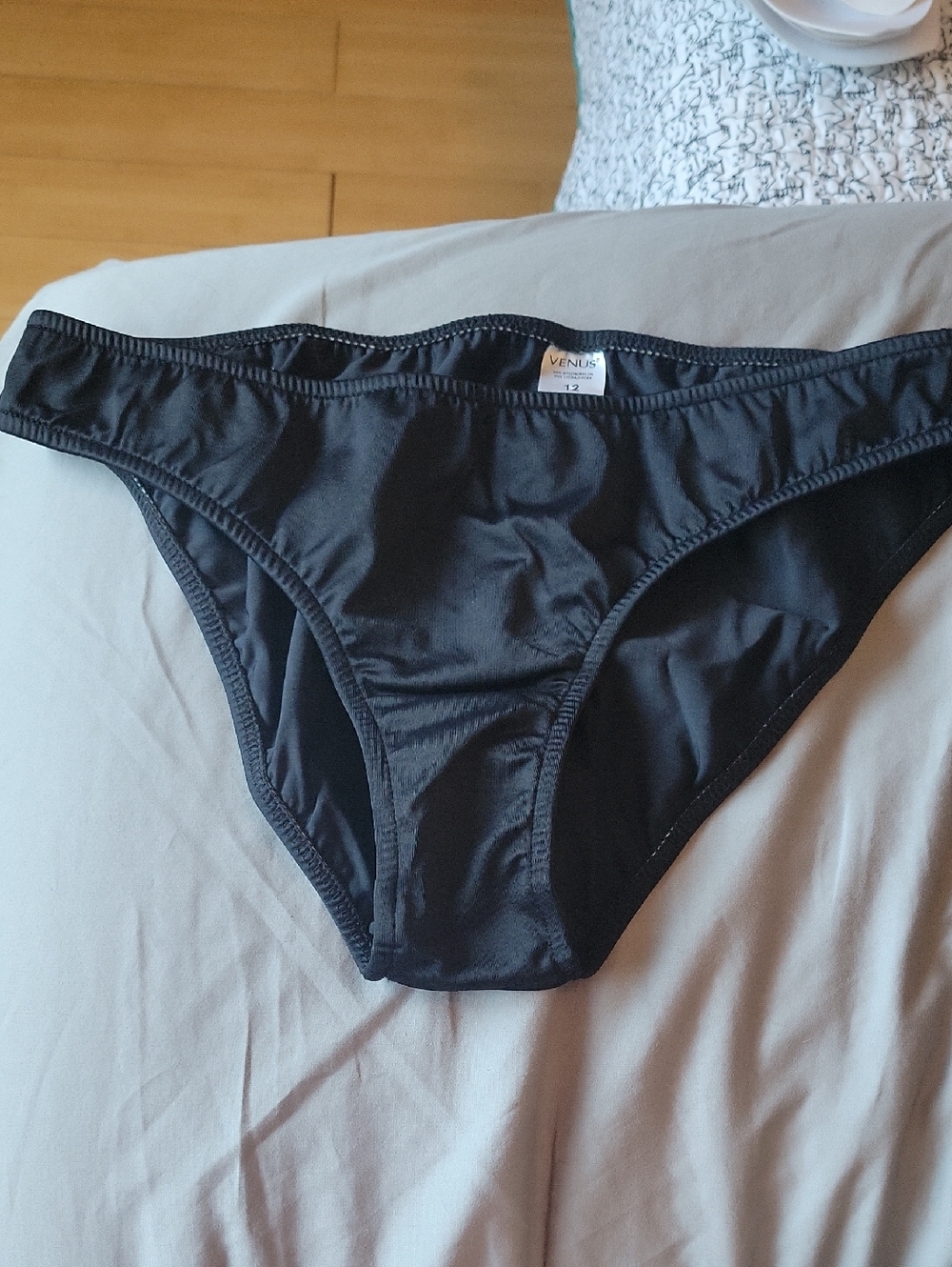 VENUS Black Bikini Bottom
